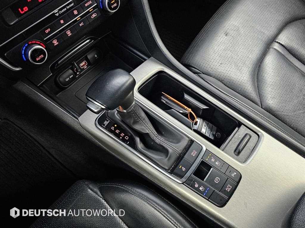 Kia K5 — photo 09