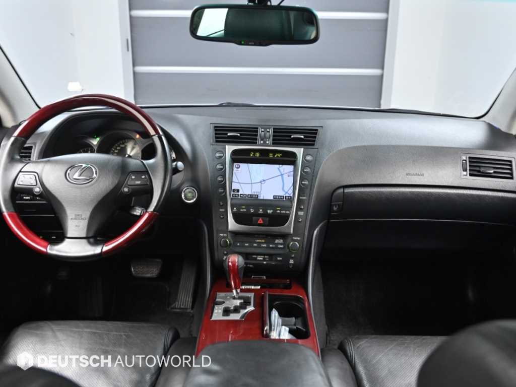 Lexus GS — photo 07