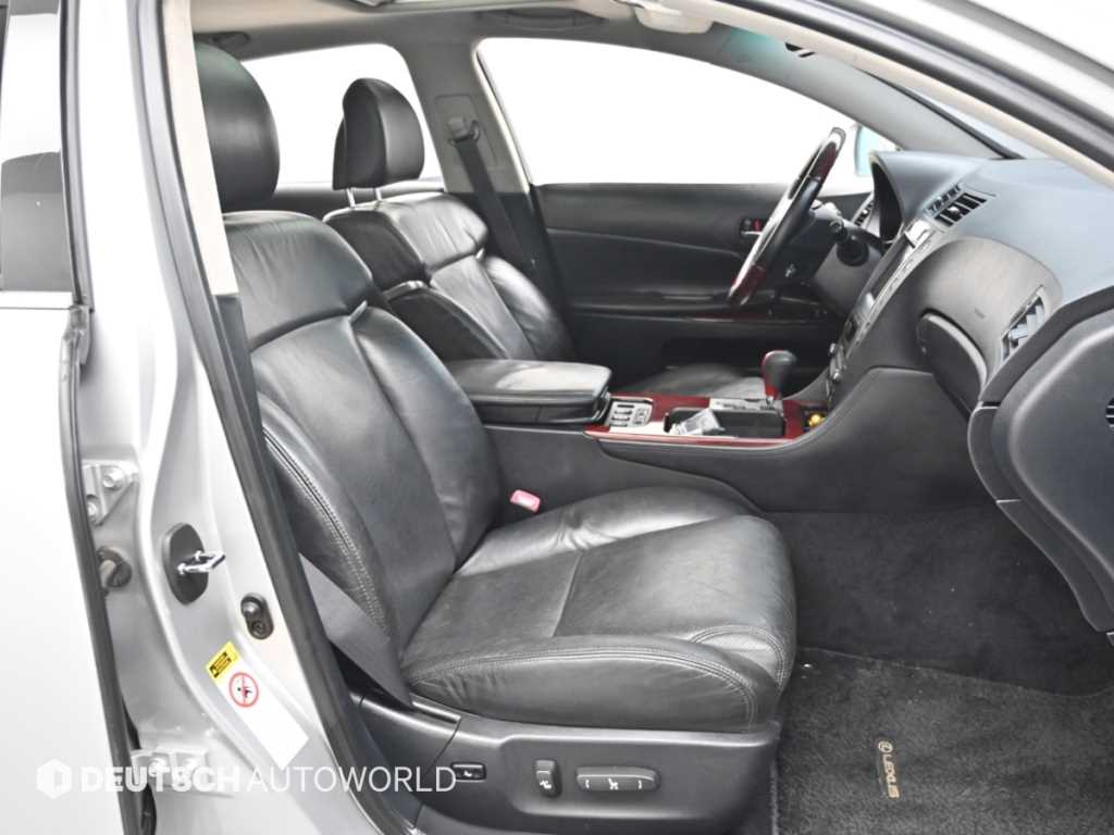 Lexus GS — photo 10