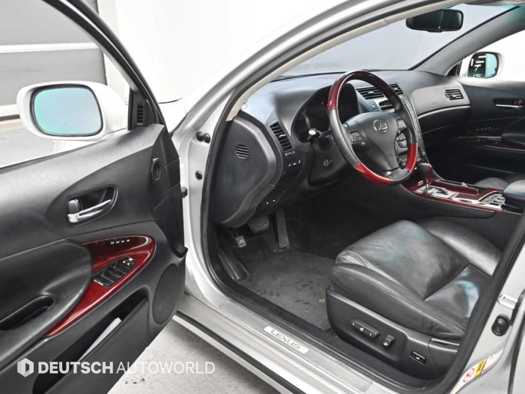 Lexus GS — photo 11