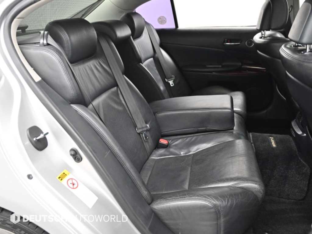 Lexus GS — photo 12