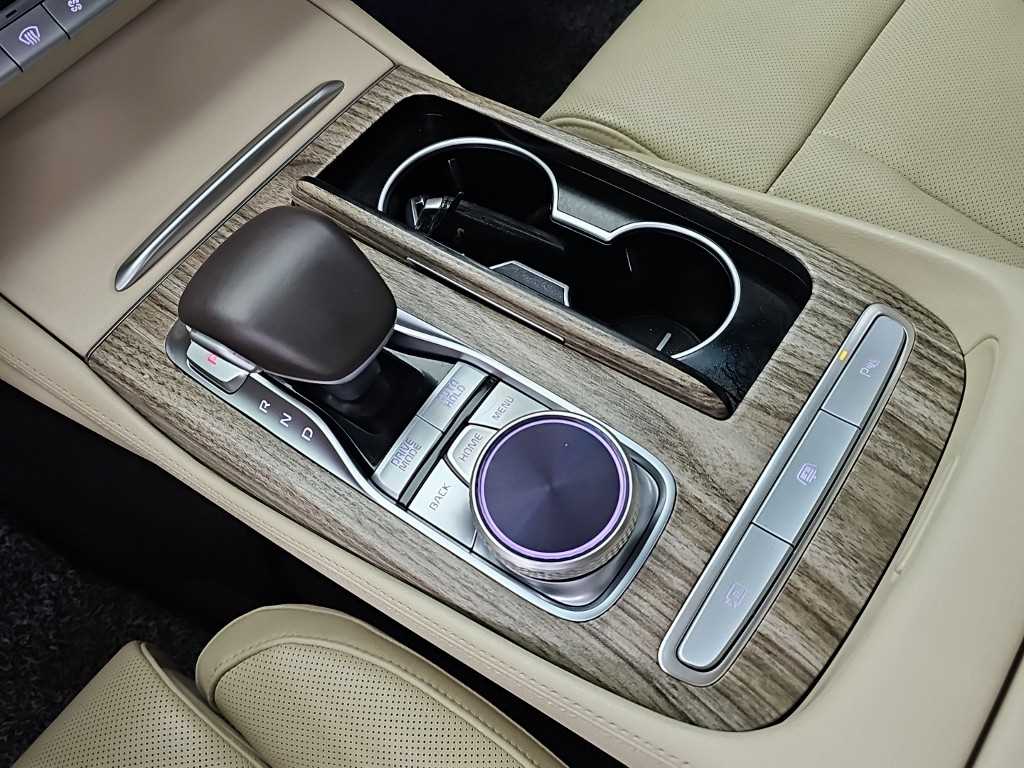 Kia K9 — photo 08