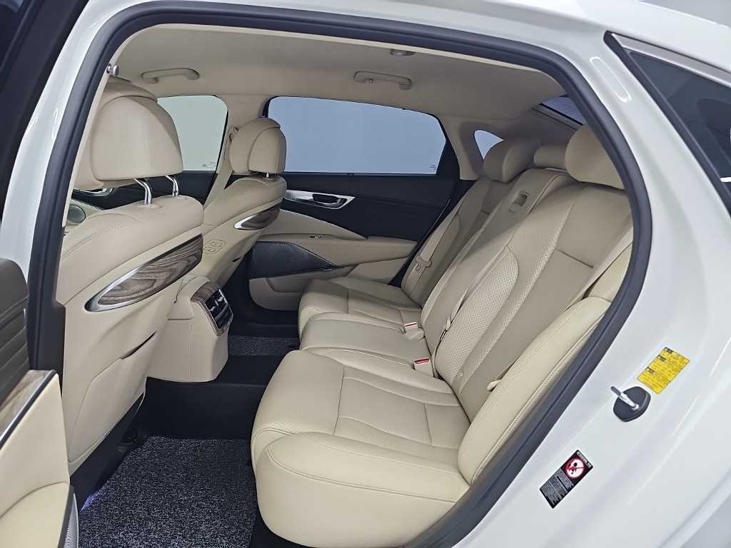 Kia K9 — photo 12