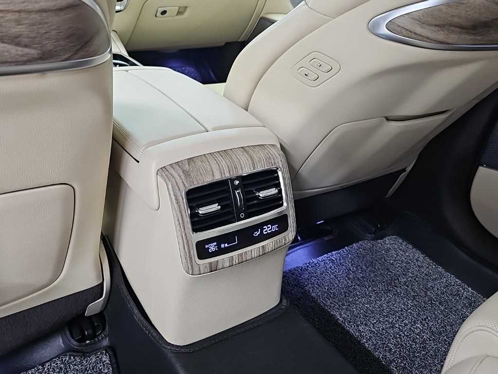Kia K9 — photo 13