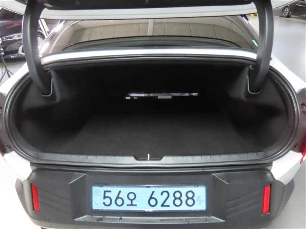 Kia EV4 — photo 18