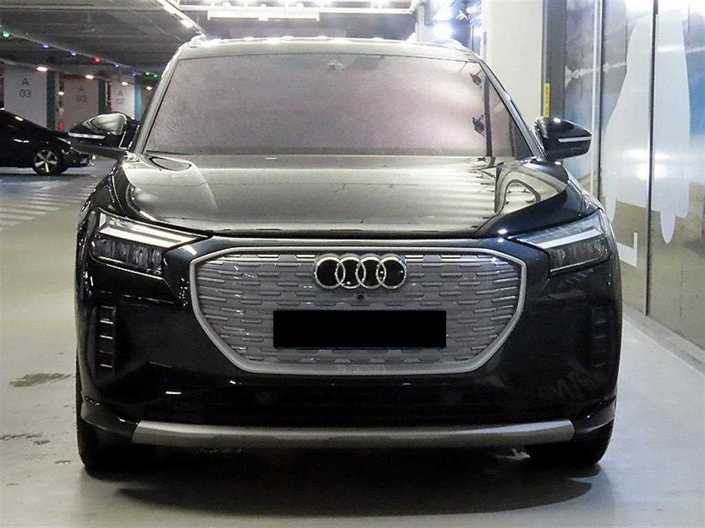 Audi Q4 e-tron — photo 02