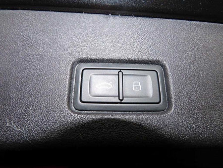 Audi Q4 e-tron — photo 15