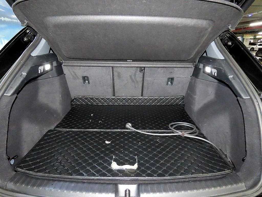 Audi Q4 e-tron — photo 18