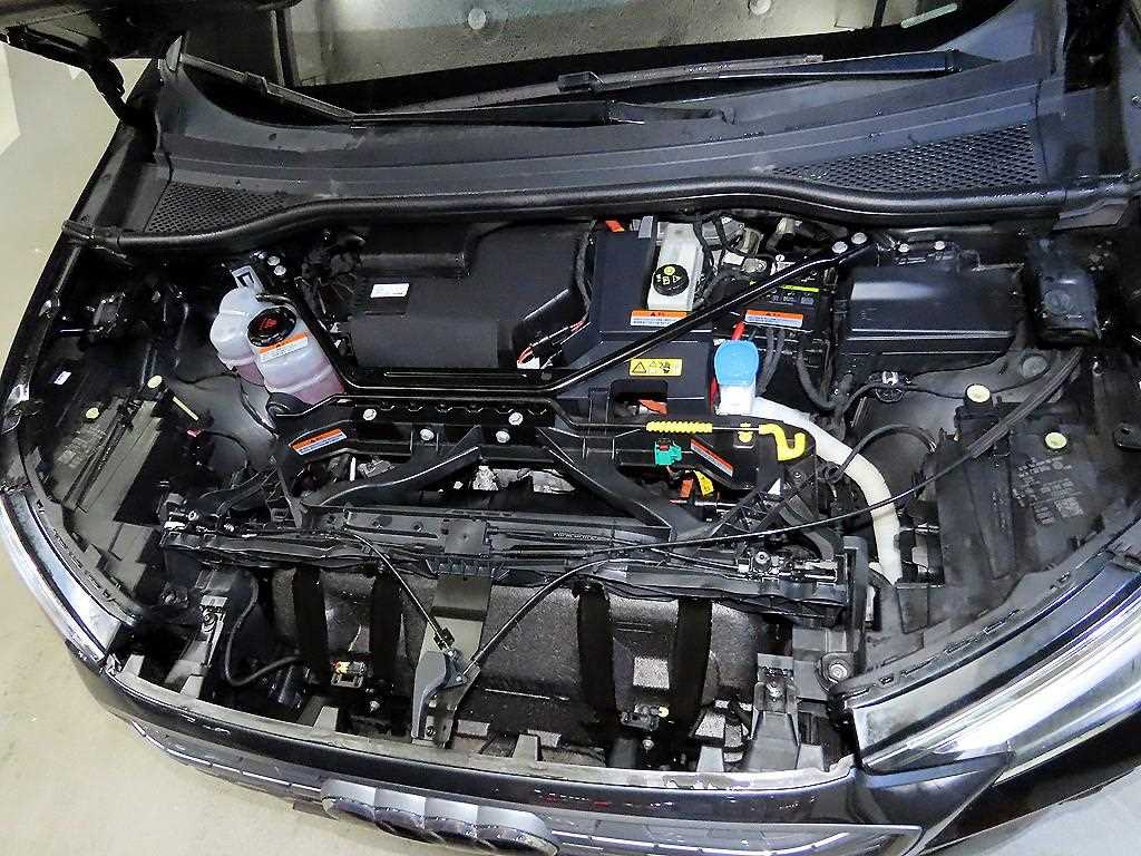 Audi Q4 e-tron — photo 19