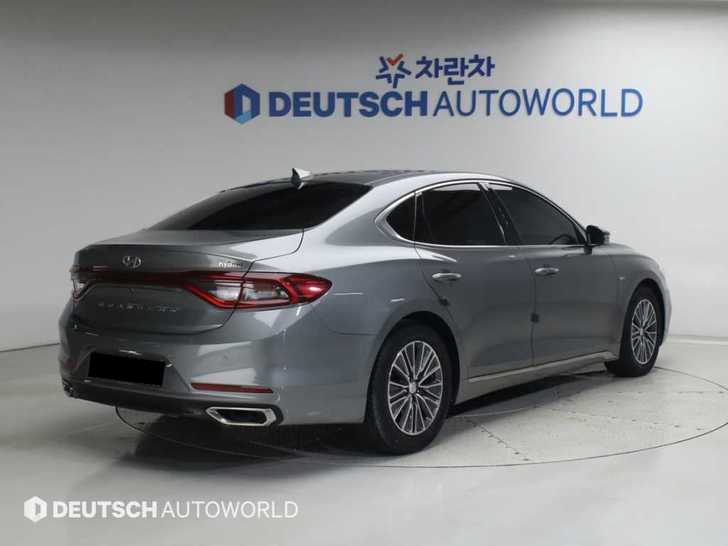 Hyundai Grandeur — photo 02