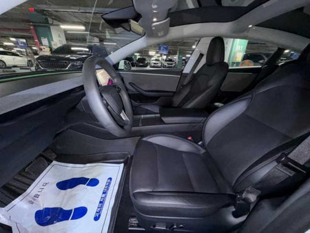 Tesla Model 3 — photo 06