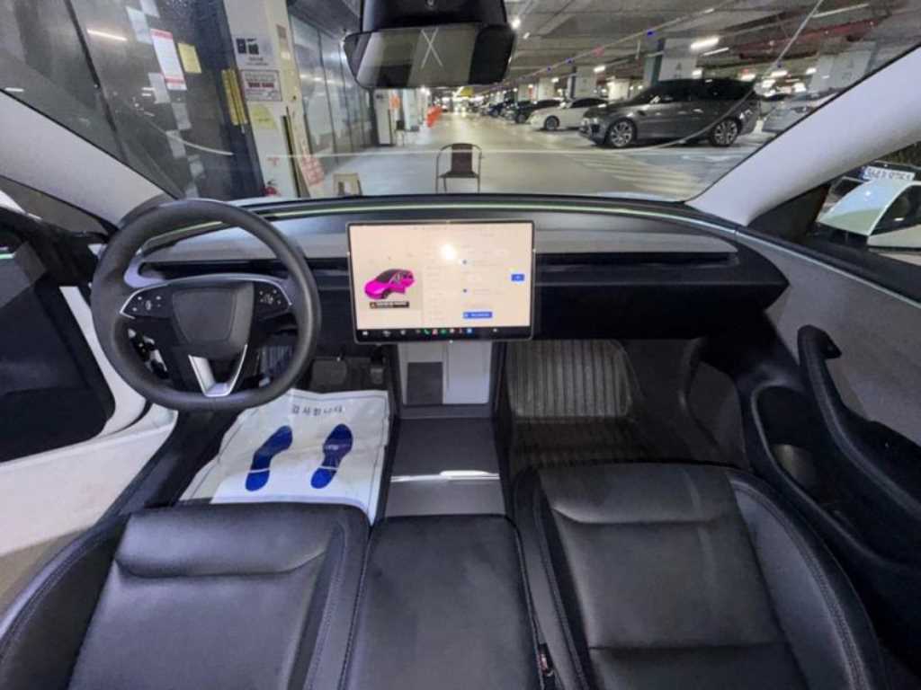 Tesla Model 3 — photo 10