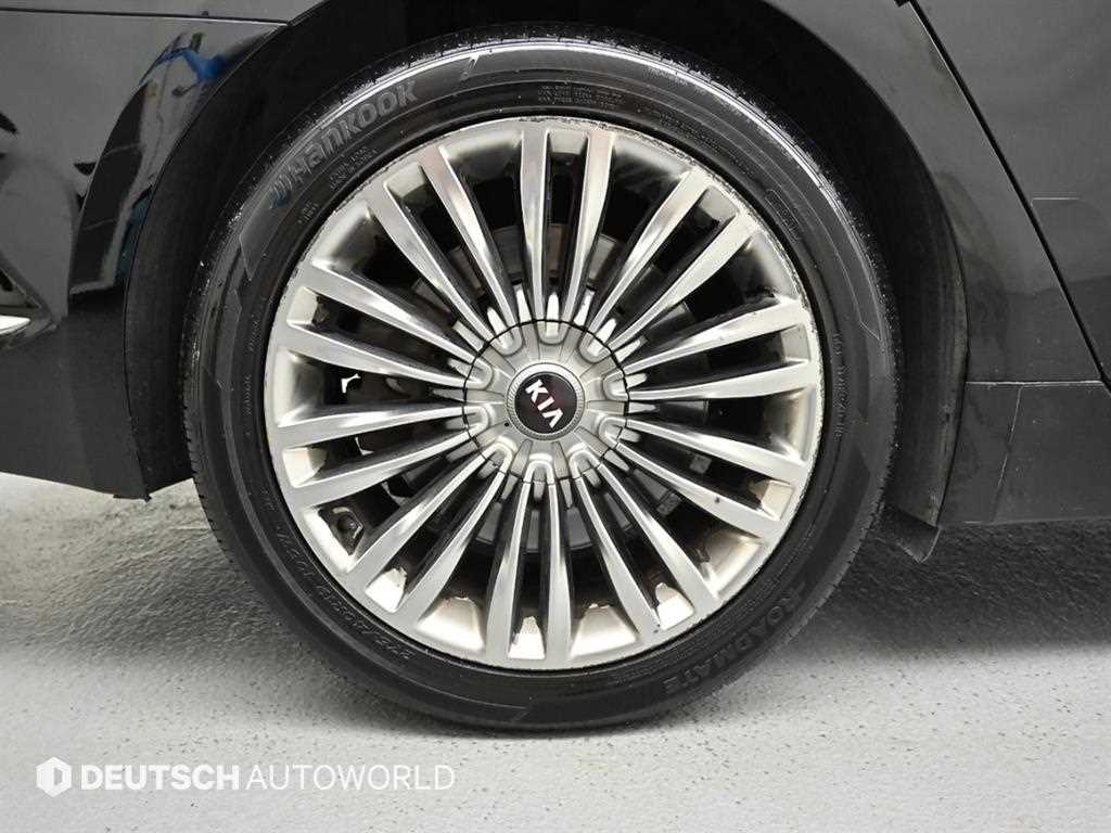 Kia K9 — photo 05