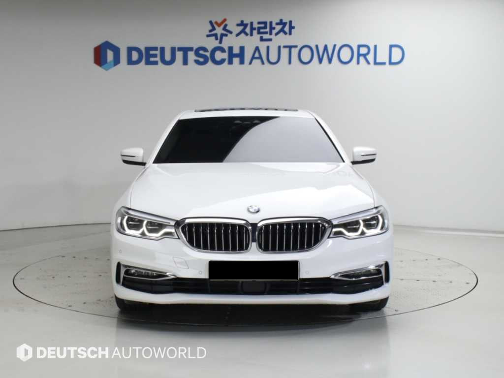 BMW 5-Series — photo 03