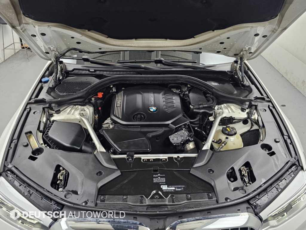 BMW 5-Series — photo 06