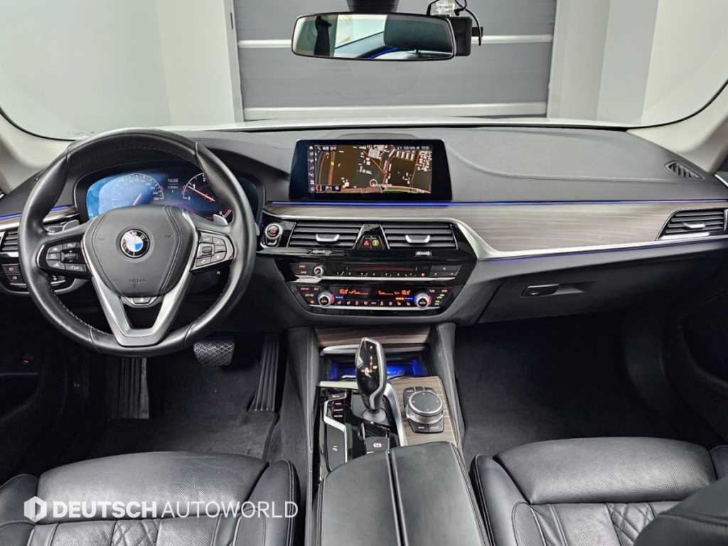 BMW 5-Series — photo 07
