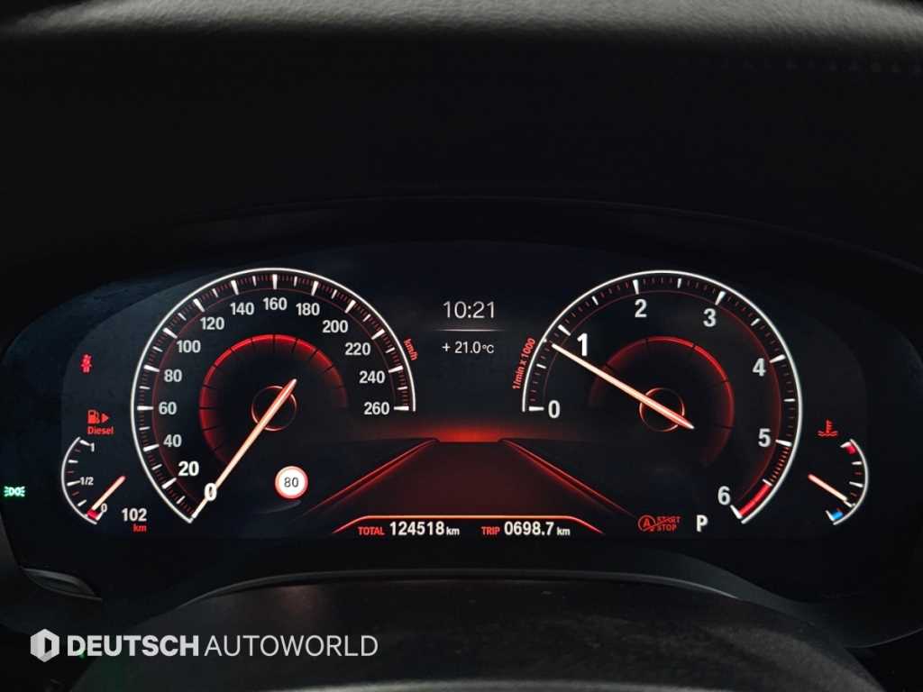 BMW 5-Series — photo 08
