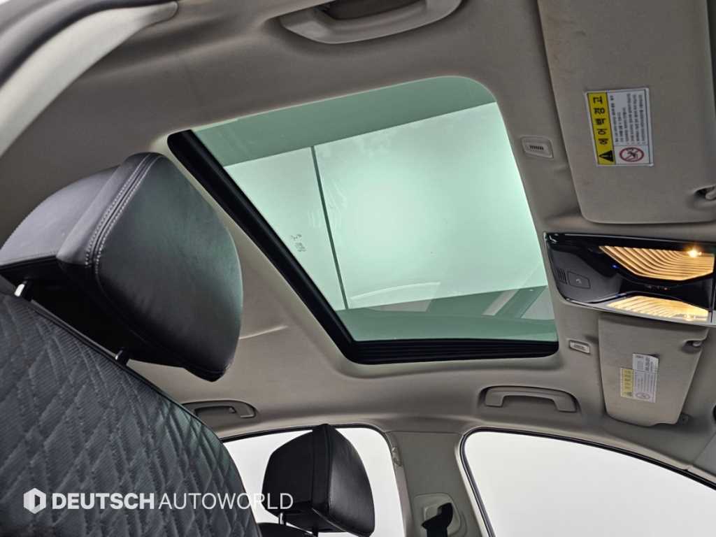 BMW 5-Series — photo 19