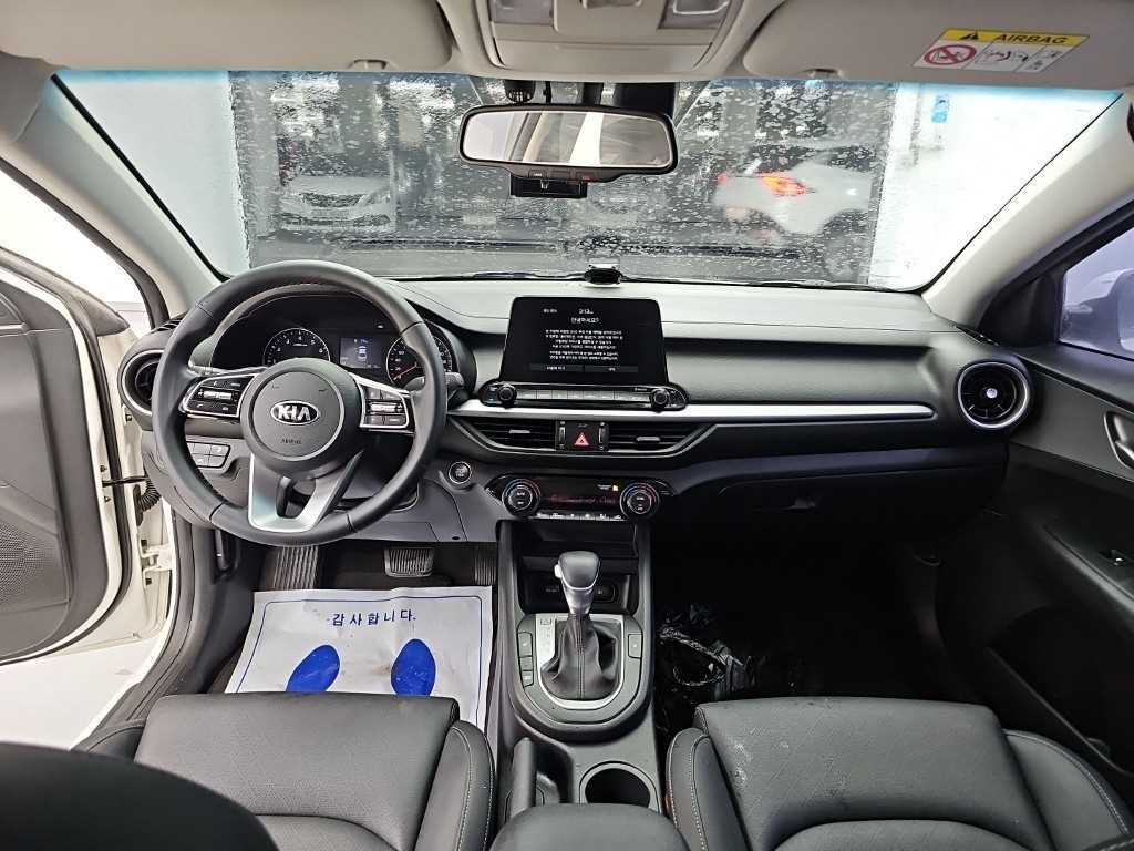 Kia K3 — photo 07