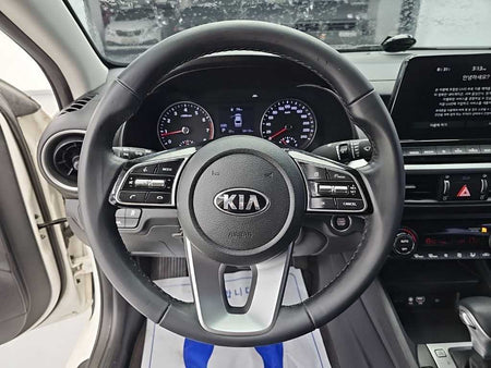 Kia K3 — photo 09