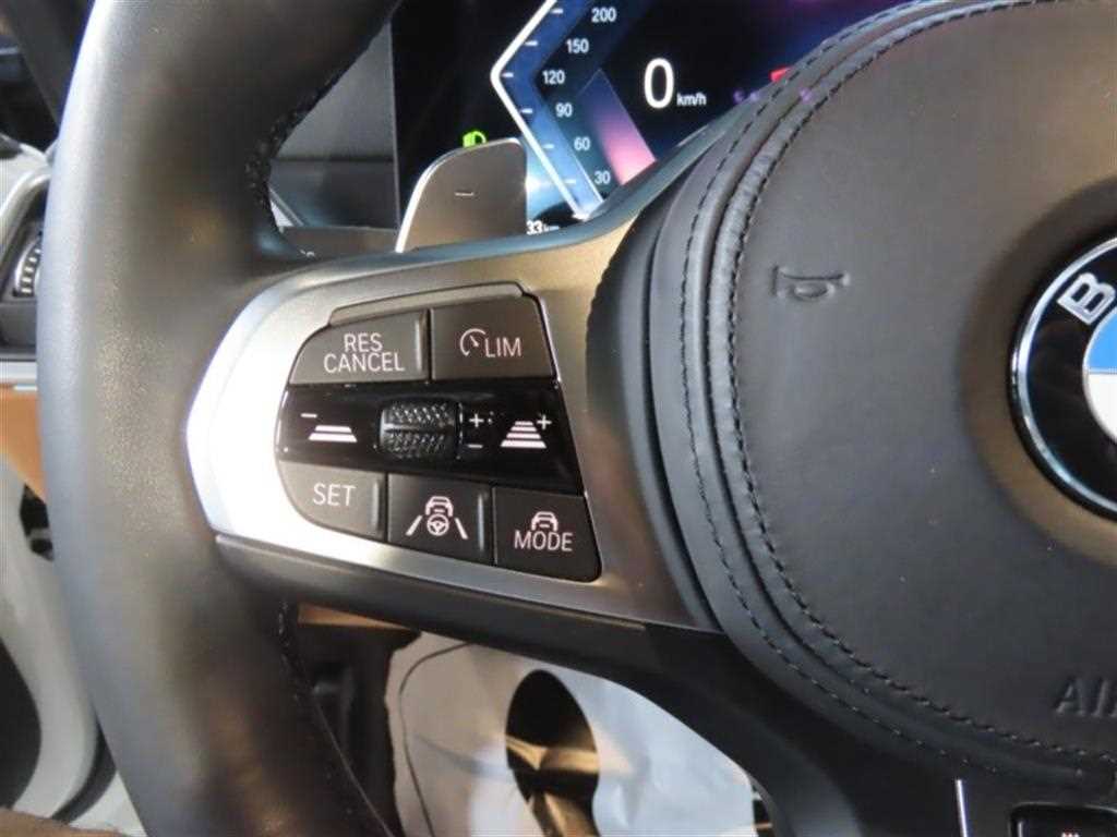 BMW 3-Series — photo 11