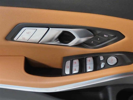 BMW 3-Series — photo 12