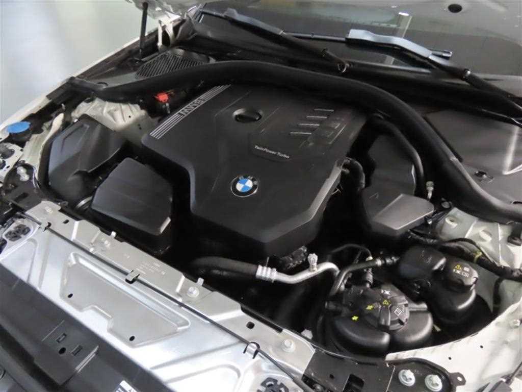 BMW 3-Series — photo 20
