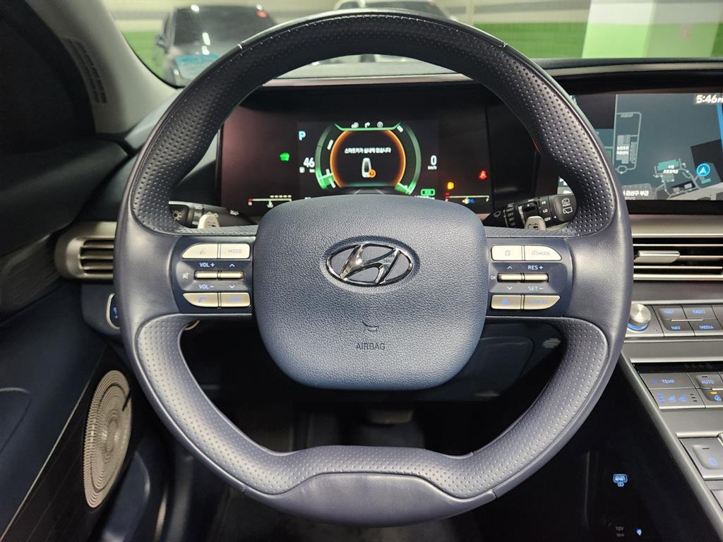 Hyundai Nexo — photo 11