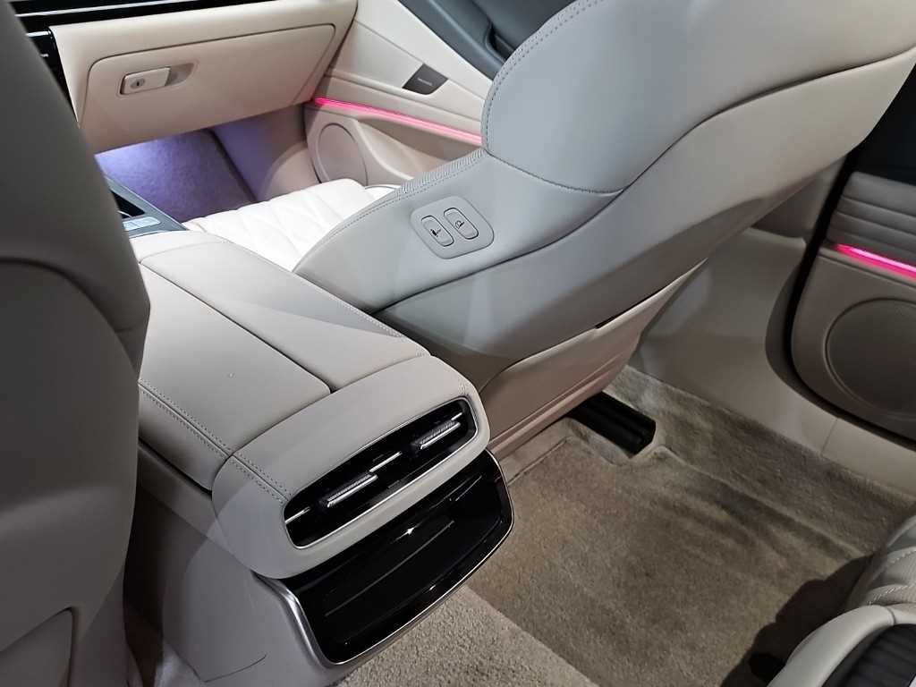 Genesis G80 — photo 13