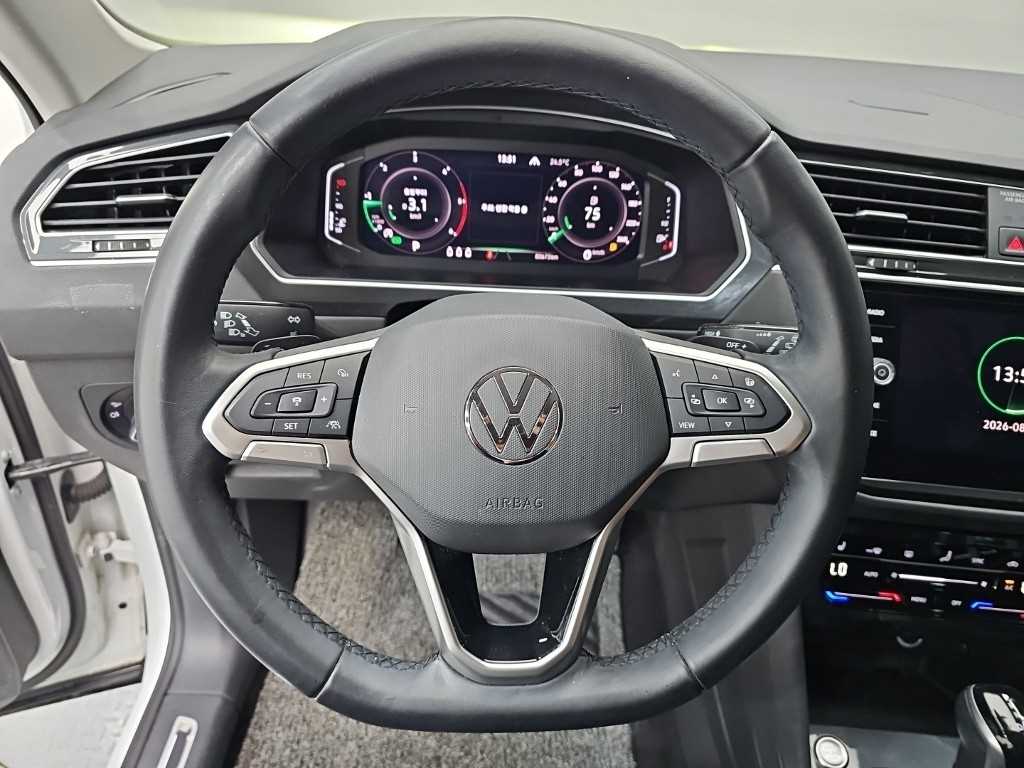 Volkswagen Tiguan — photo 09