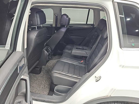 Volkswagen Tiguan — photo 12
