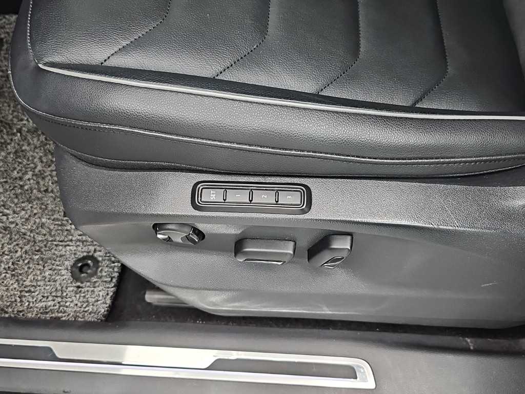 Volkswagen Tiguan — photo 17