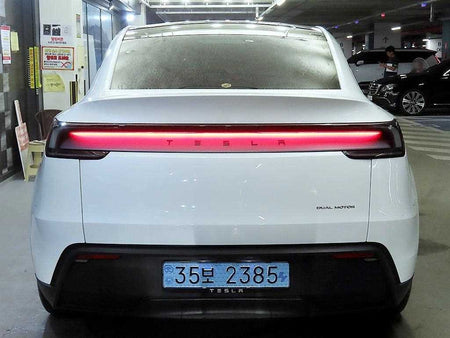 Tesla Model Y — photo 05