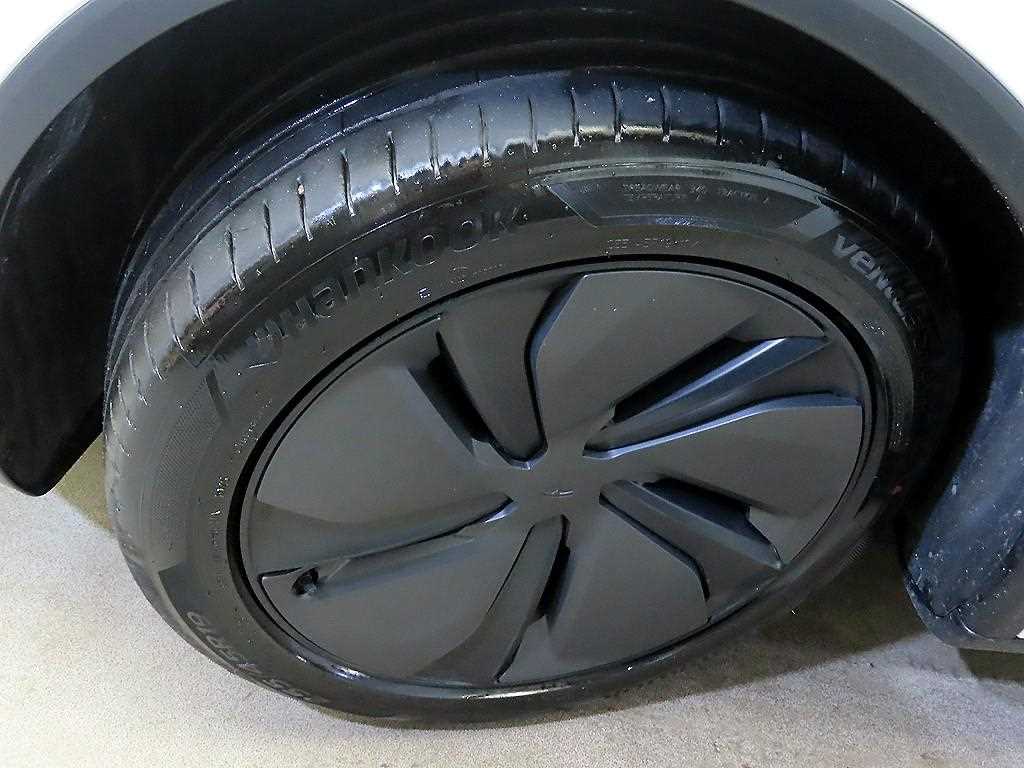 Tesla Model Y — photo 20