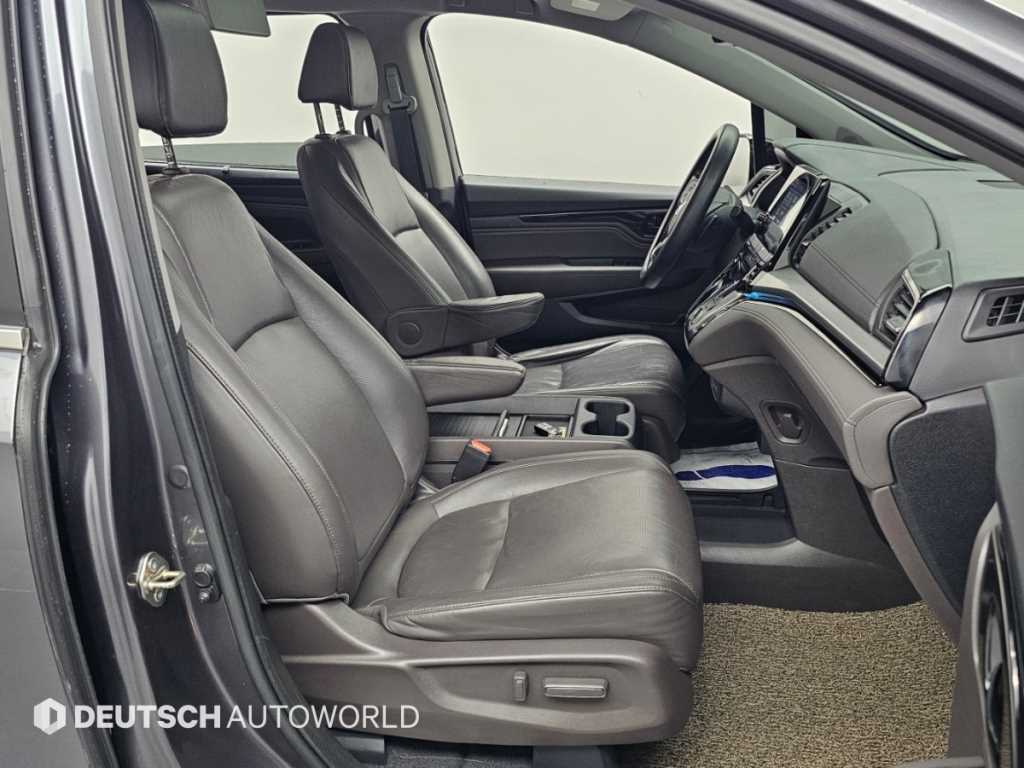 Honda Odyssey — photo 10