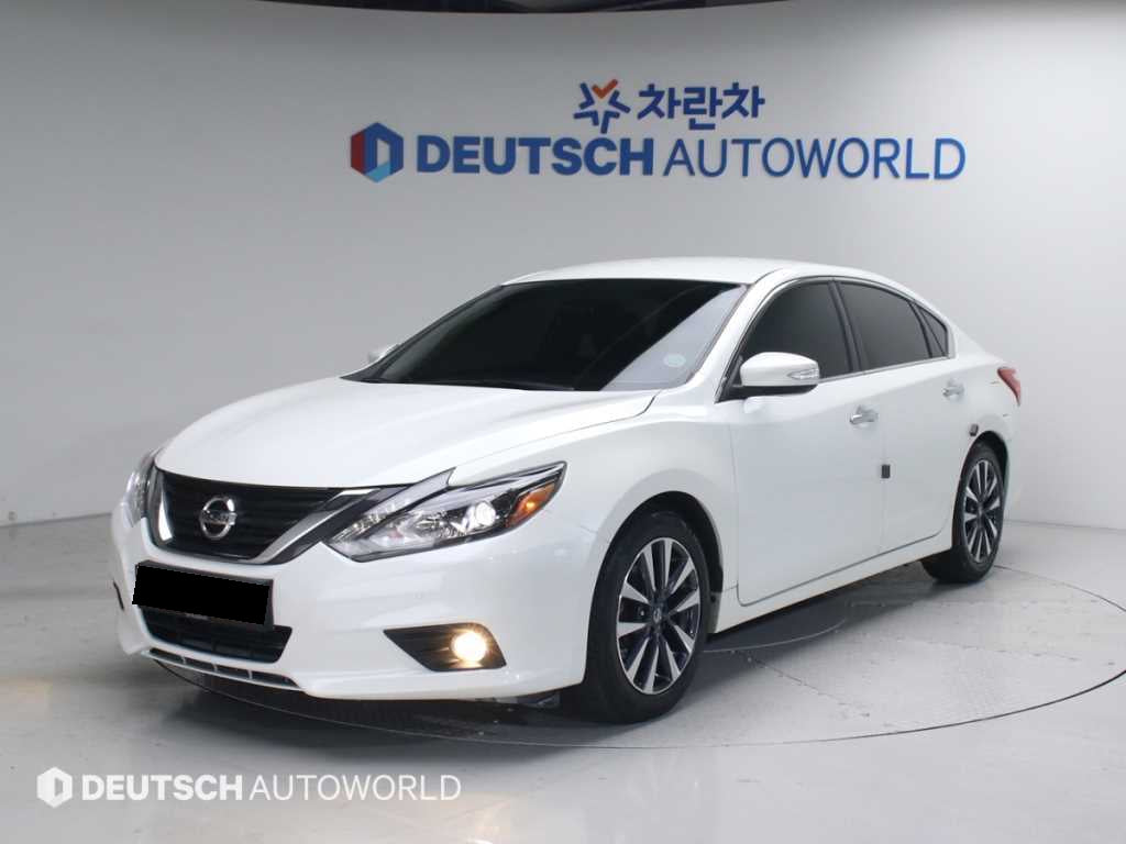 Nissan Altima — photo 01