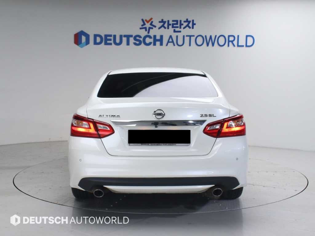 Nissan Altima — photo 04