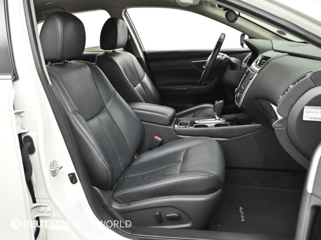 Nissan Altima — photo 10