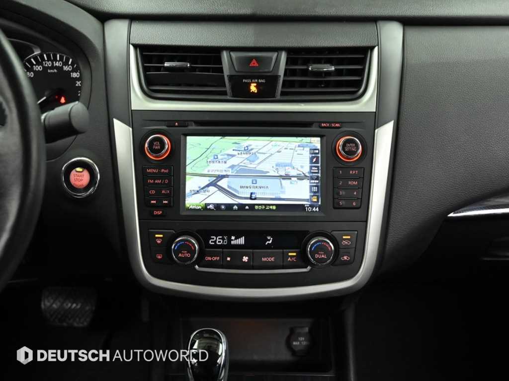 Nissan Altima — photo 14