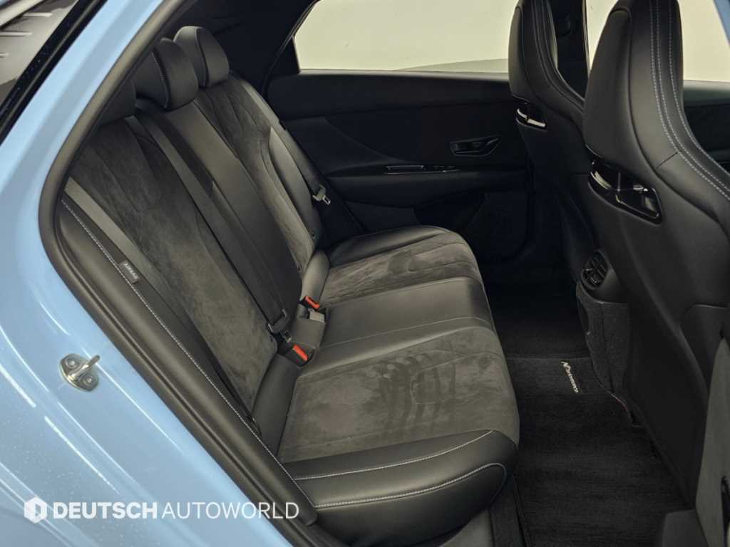 Hyundai AVANTE — photo 12