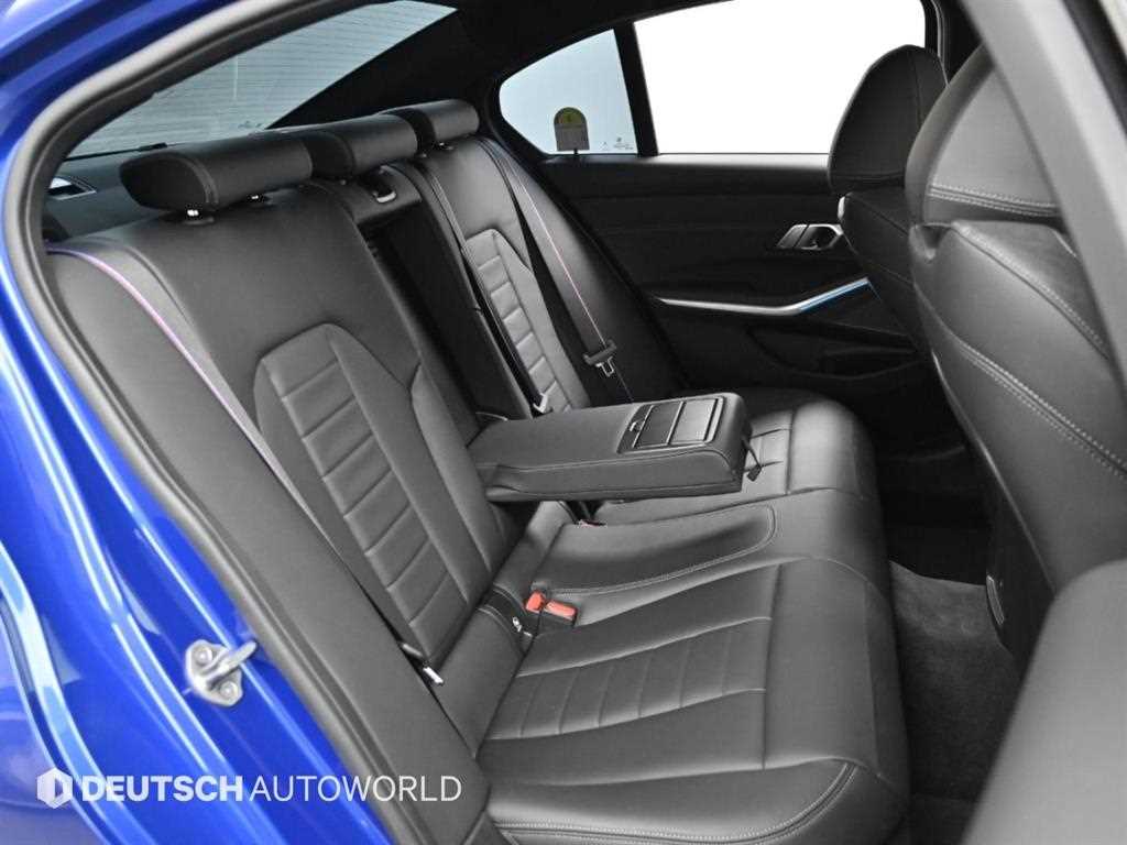 BMW 3-Series — photo 12