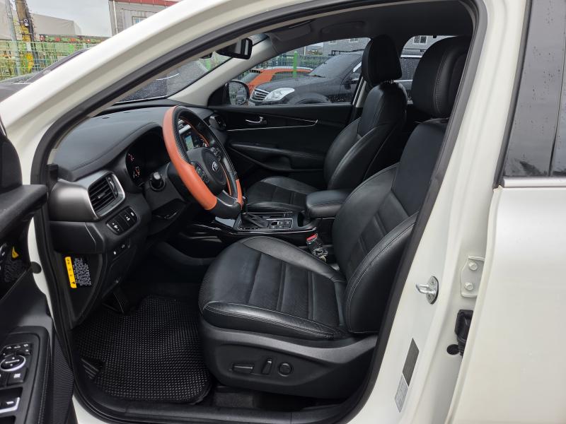 Kia Sorento — photo 05