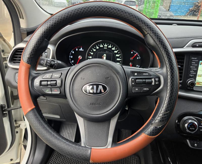 Kia Sorento — photo 09
