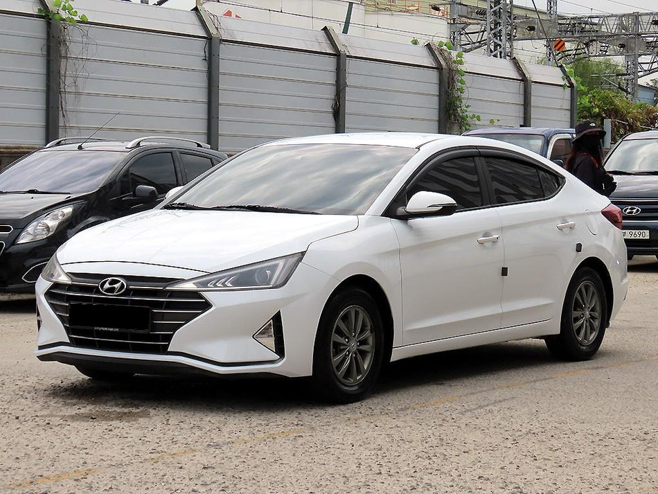 Hyundai Avante — photo 02