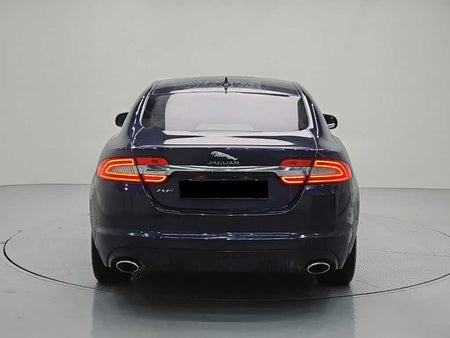 Jaguar XF — photo 03