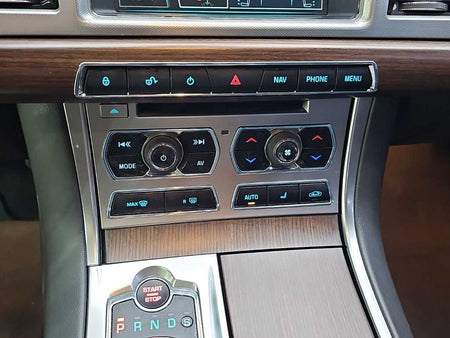 Jaguar XF — photo 10