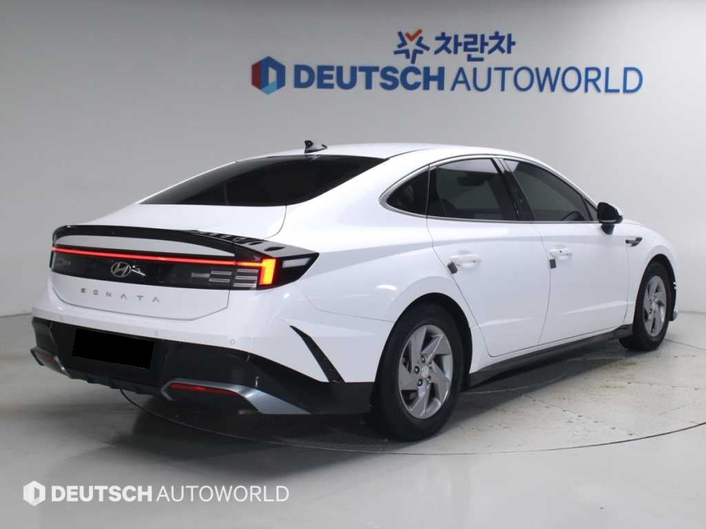 Hyundai Sonata — photo 02