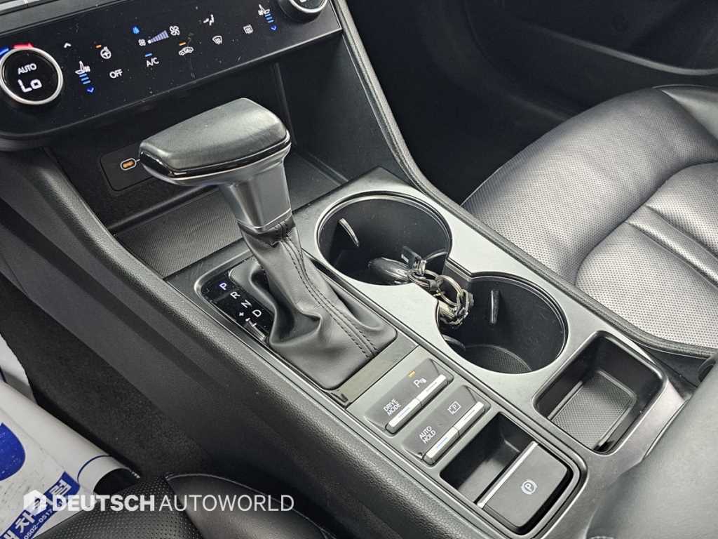 Hyundai Sonata — photo 09