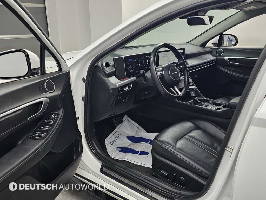 Hyundai Sonata — photo 11