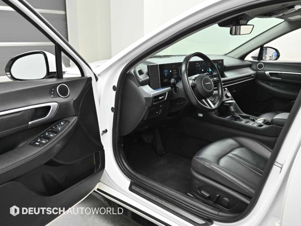 Hyundai Sonata — photo 11